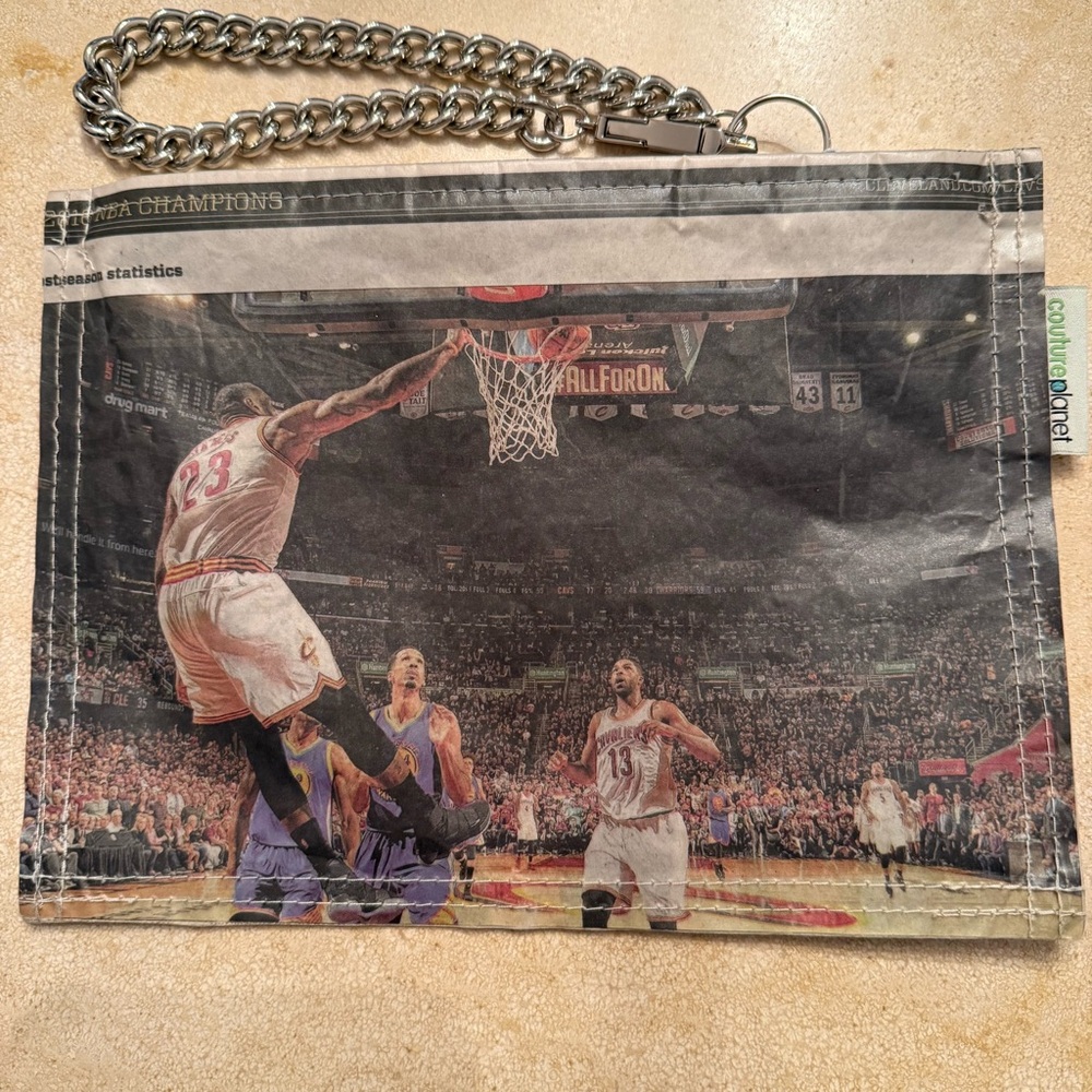 LEBRON JAMES-NBA Themed Chain Wallet with Gold Accents